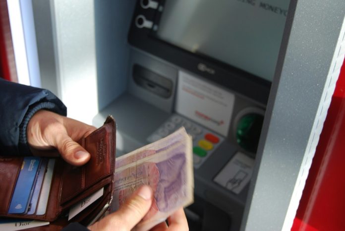 Should Mixed Marriage Couples Keep Separate or Joint Bank Accounts?