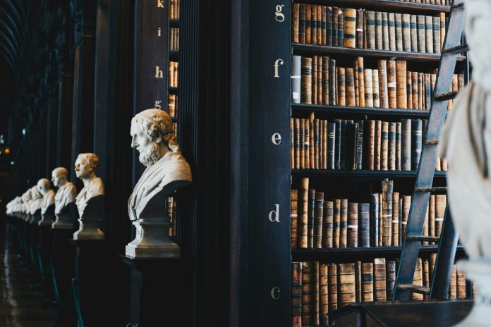 Which Court Has Jurisdiction in Mixed-Marriage Divorce Cases in Indonesia?